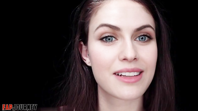 Alexandra Daddario 
