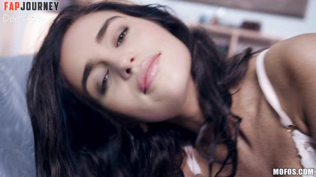 Emilia Clarke 